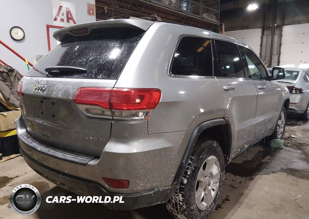 2017 Jeep Grand Cherokee Laredo 4X4 VIN:1C4RJFAG5HC769509 - 4