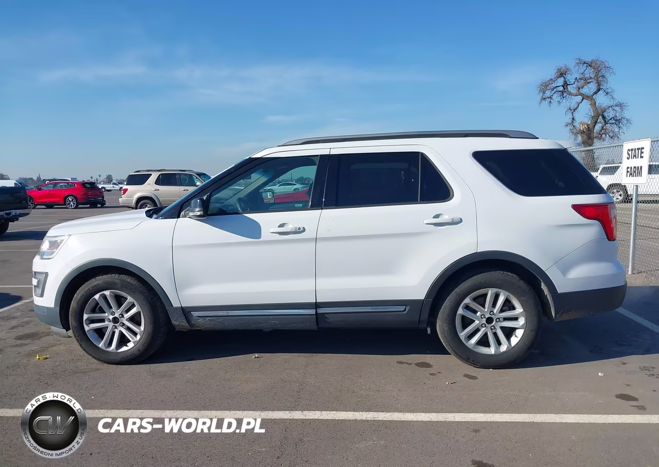 2017 Ford Explorer Xlt VIN:1FM5K7D83HGC26864 - 14