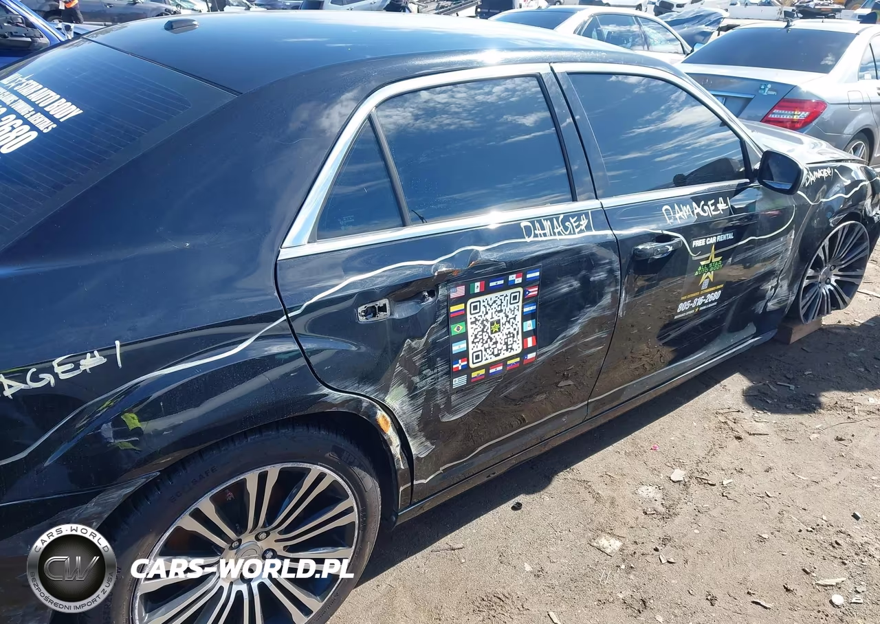 2013 Chrysler 300 300S VIN:2C3CCABG6DH662059 - 13