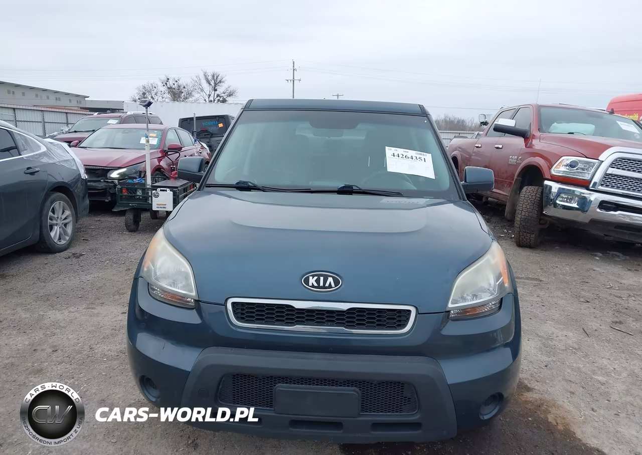 2011 Kia Soul + VIN:KNDJT2A25B7218999 - 12