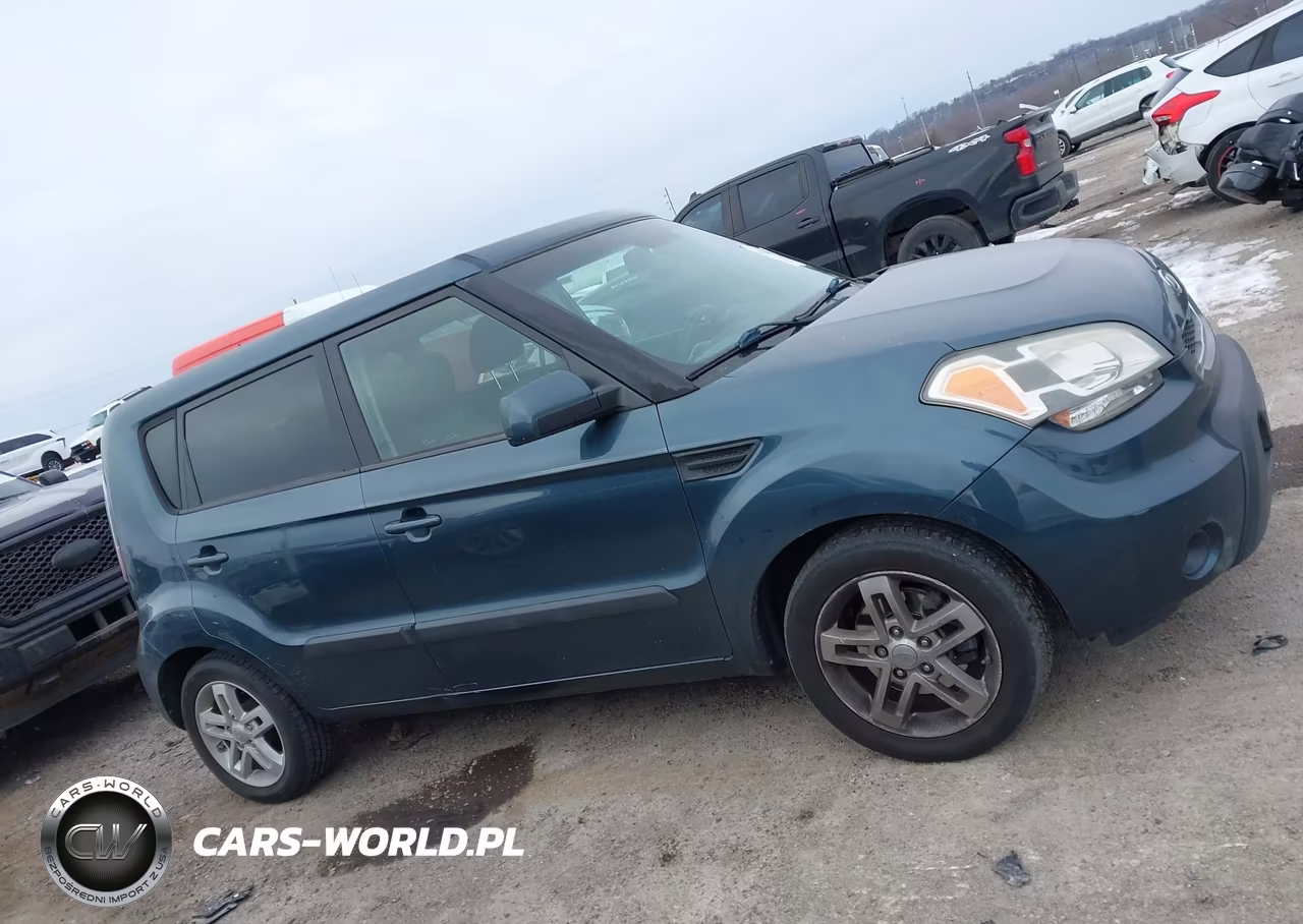 2011 Kia Soul + VIN:KNDJT2A25B7218999 - 13