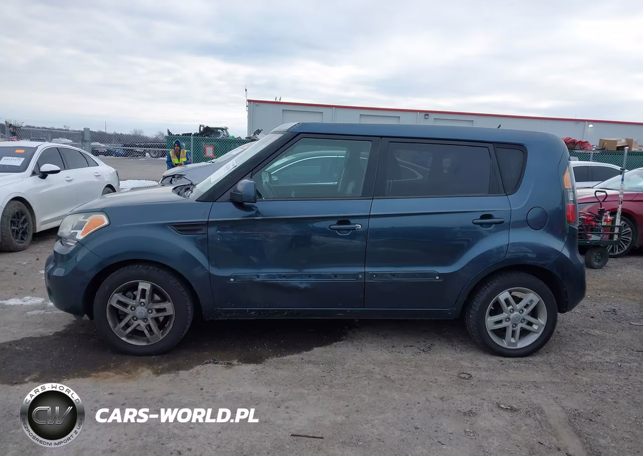 2011 Kia Soul + VIN:KNDJT2A25B7218999 - 14
