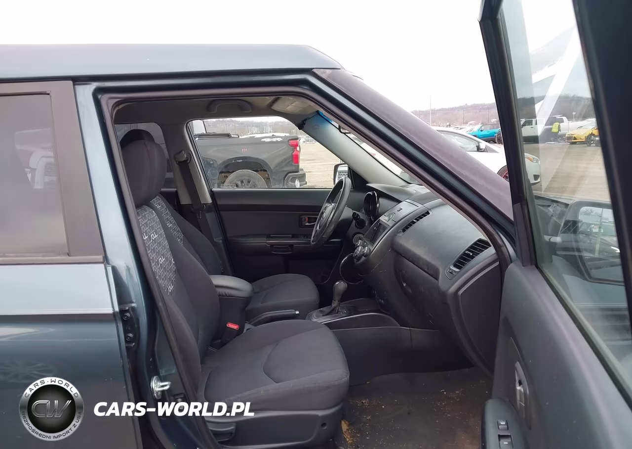 2011 Kia Soul + VIN:KNDJT2A25B7218999 - 5