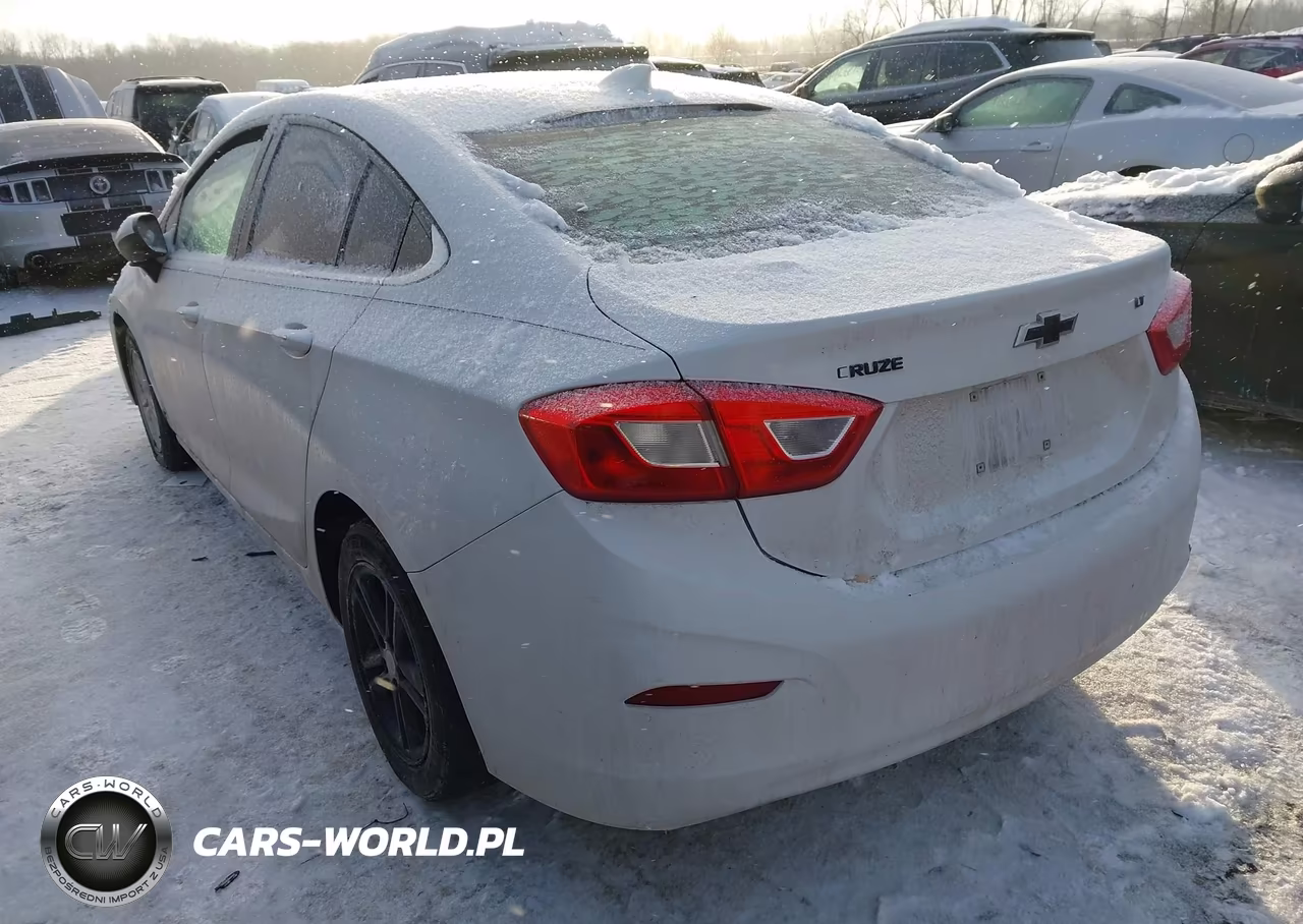 2017 Chevrolet Cruze Lt Auto VIN:1G1BE5SM6H7155493 - 3