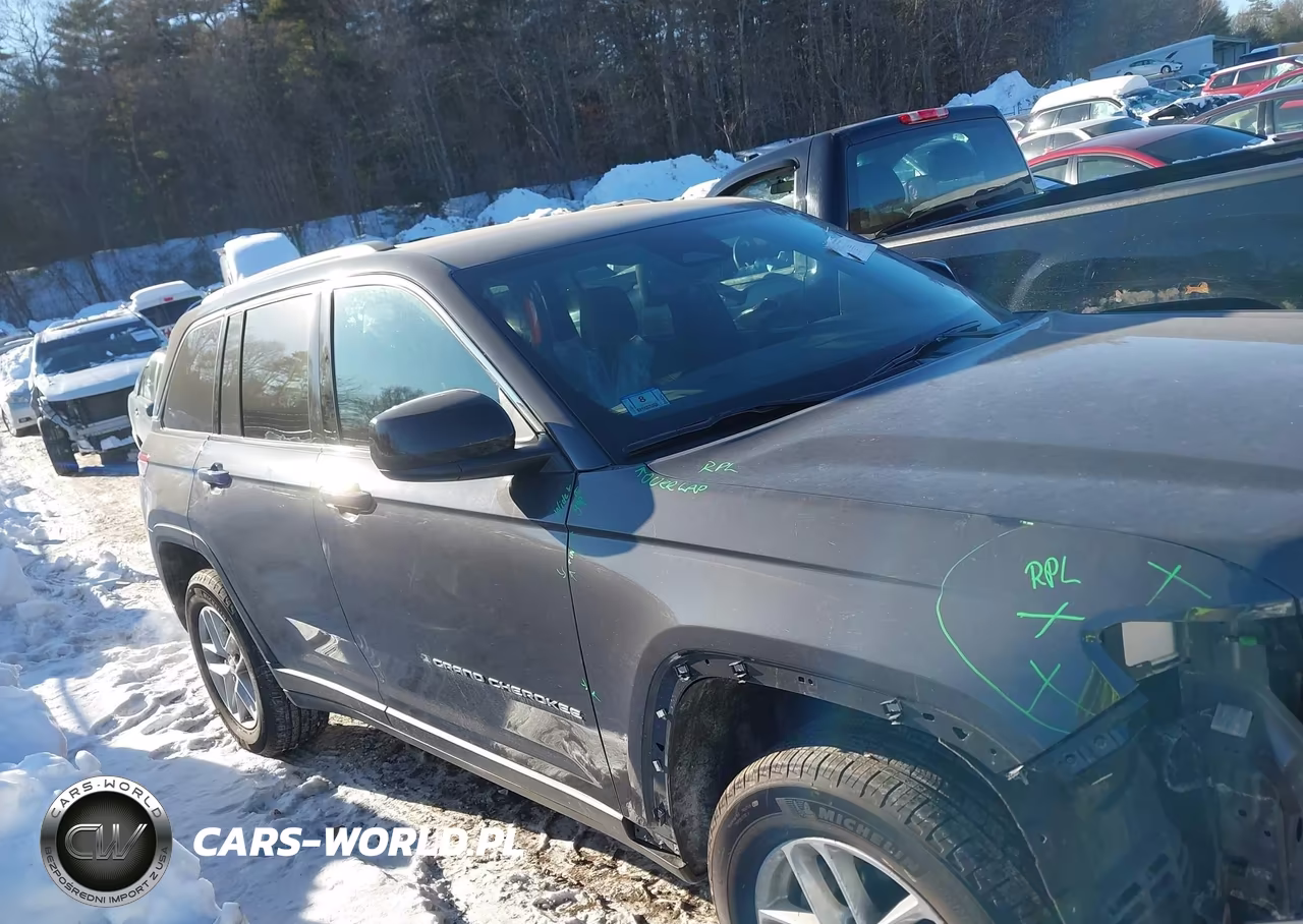 2025 Jeep Grand Cherokee Laredo X 4X4 VIN:1C4RJHAG0SC309600 - 13