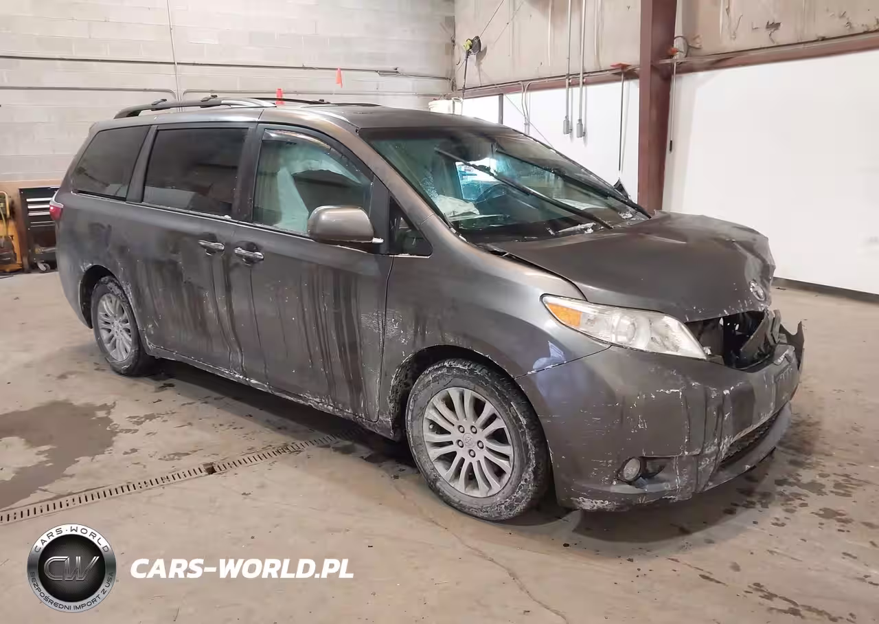 2017 Toyota Sienna Xle Premium 8 Passenger