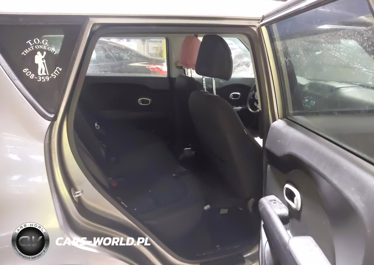 2018 Kia Soul + VIN:KNDJP3A54J7592779 - 8