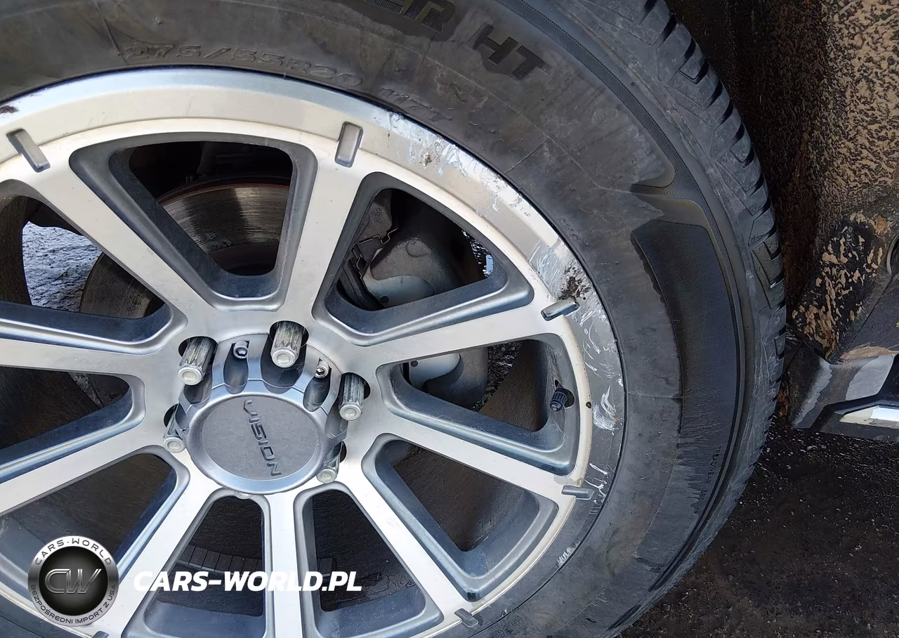 2016 Chevrolet Tahoe Ltz VIN:1GNSKCKC4GR119839 - 17
