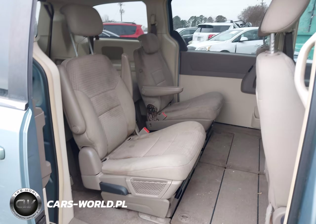 2008 Chrysler Town & Country Touring VIN:2A8HR54P28R743671 - 8