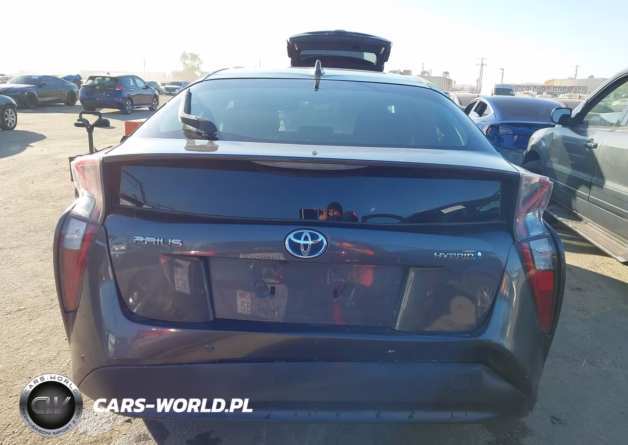 2018 Toyota Prius Two VIN:JTDKBRFU6J3595549 - 16