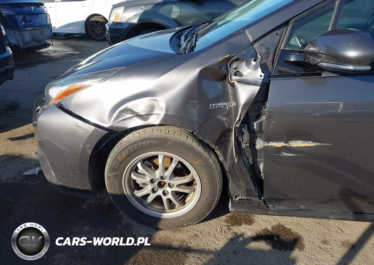 2018 Toyota Prius Two VIN:JTDKBRFU6J3595549 - 6