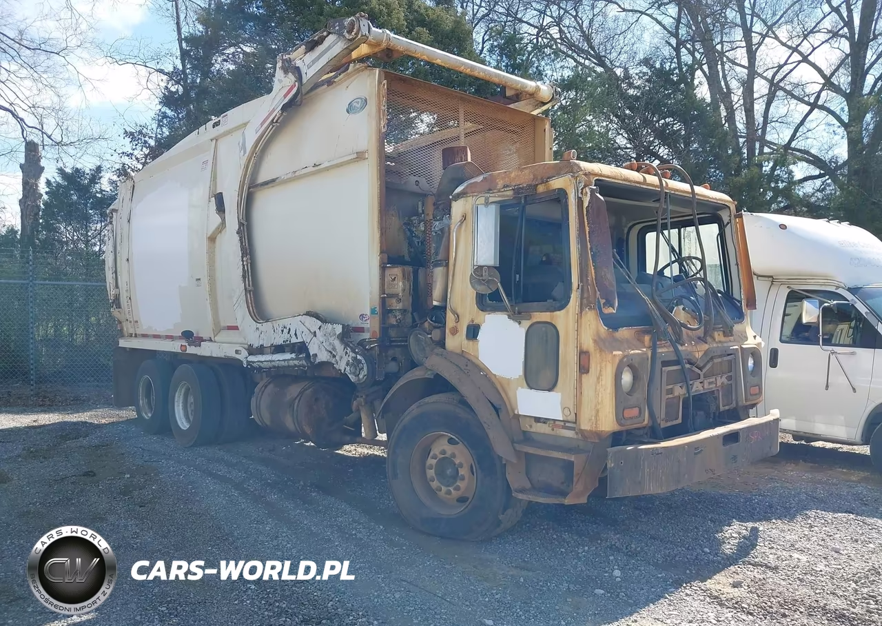 2015 Mack 600 Mru600
