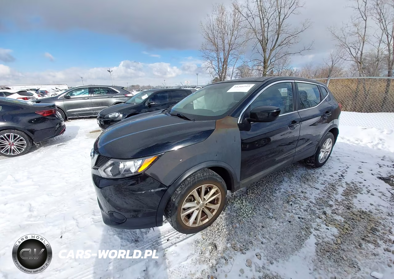 2017 Nissan Rogue Sport S VIN:JN1BJ1CR9HW140047 - 2