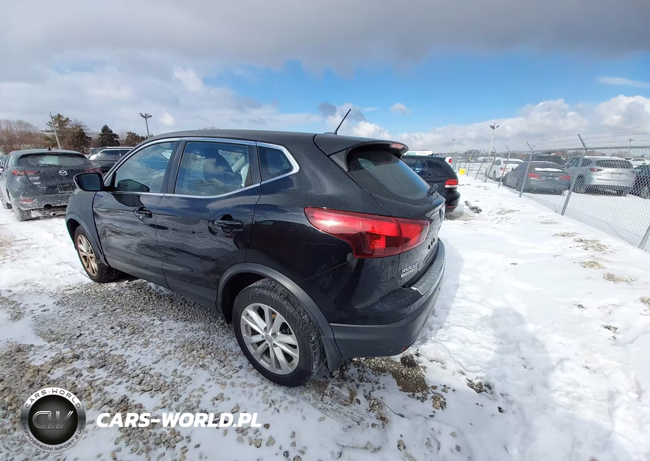 2017 Nissan Rogue Sport S VIN:JN1BJ1CR9HW140047 - 3