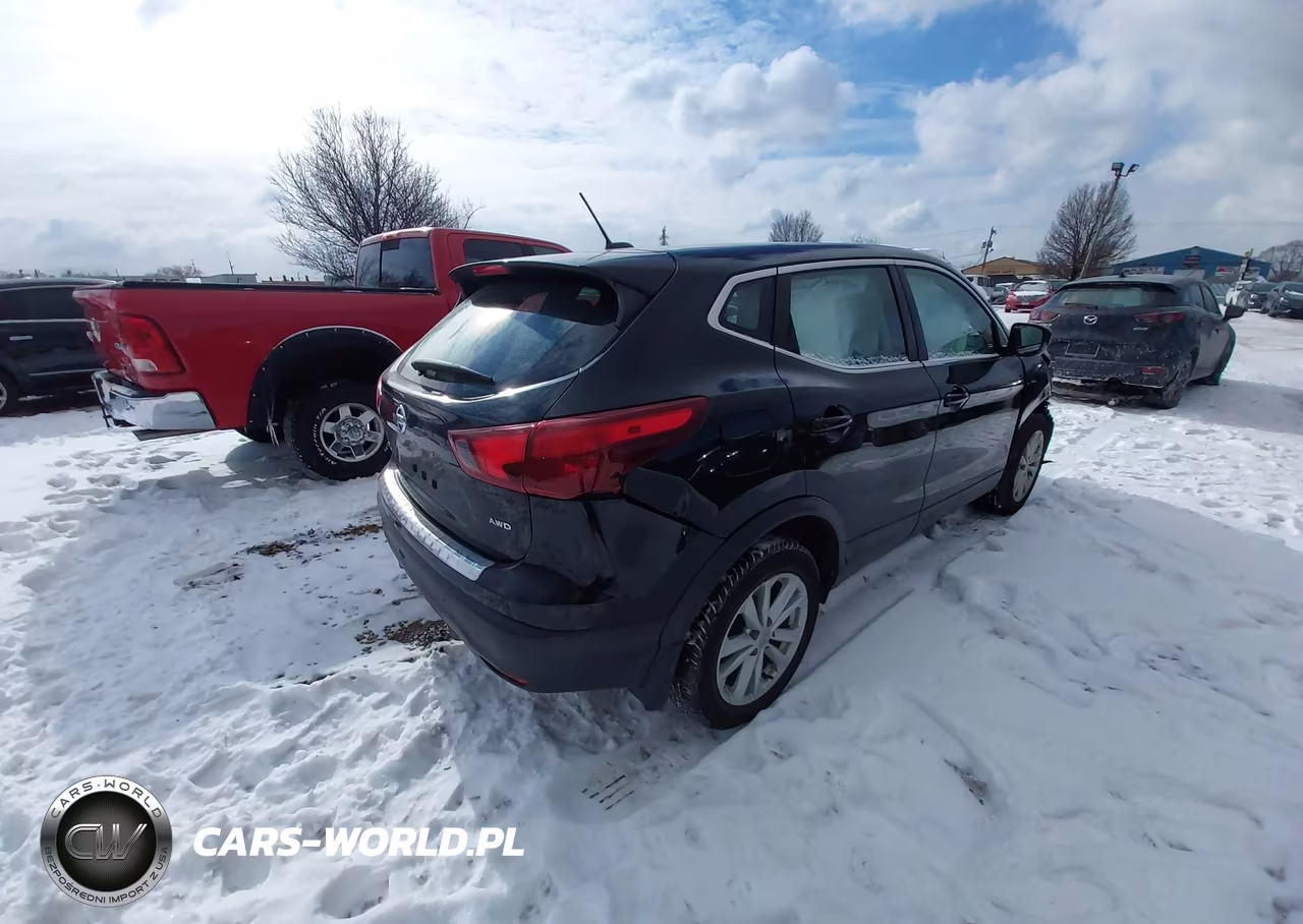 2017 Nissan Rogue Sport S VIN:JN1BJ1CR9HW140047 - 4