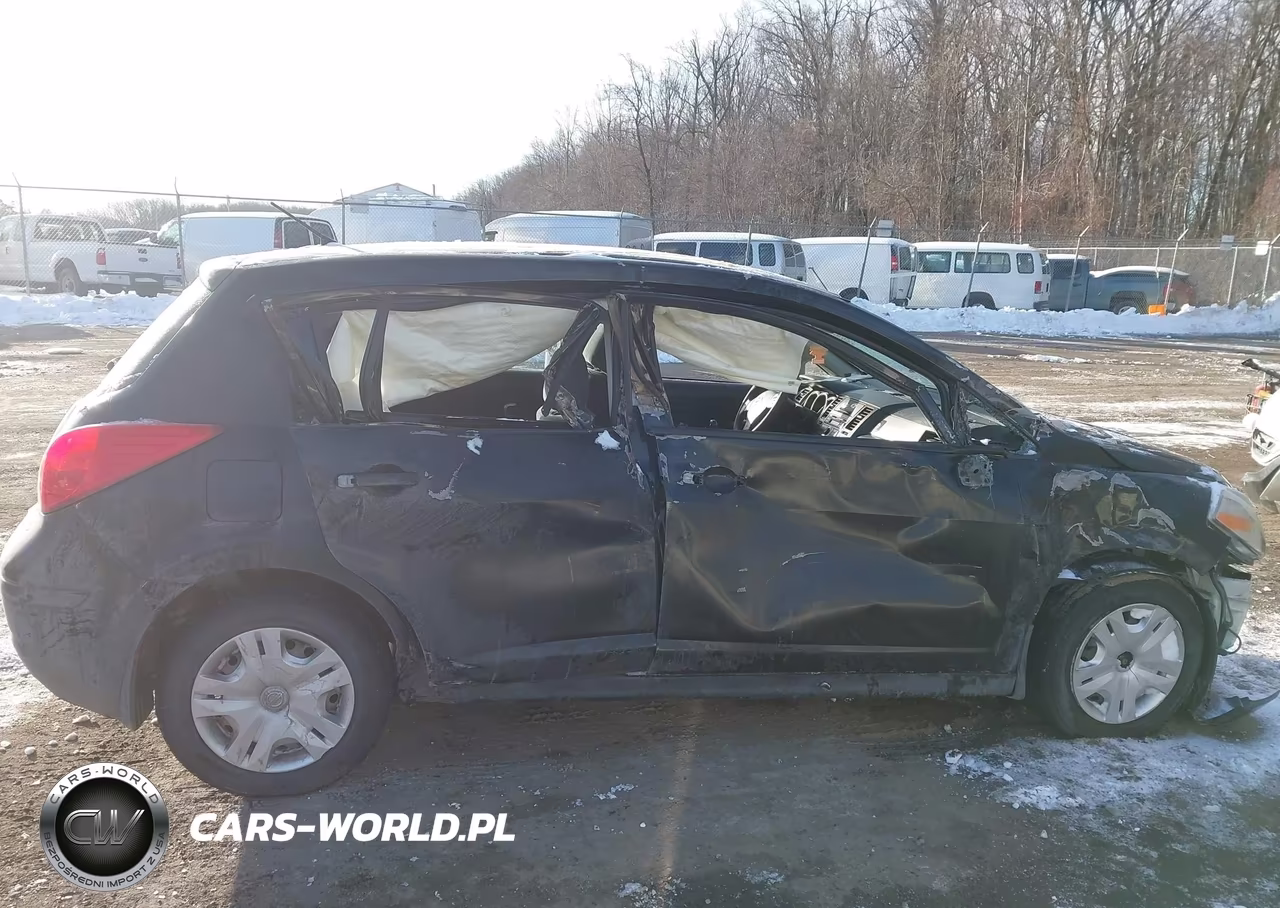 2010 Nissan Versa 1.8S VIN:3N1BC1CP7AL452873 - 13