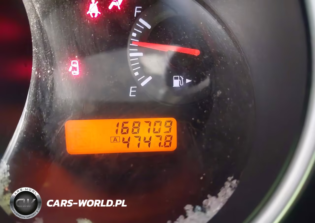 2010 Nissan Versa 1.8S VIN:3N1BC1CP7AL452873 - 15