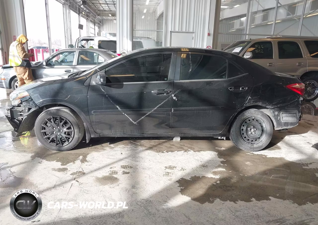2017 Toyota Corolla Le VIN:2T1BURHE7HC923837 - 14