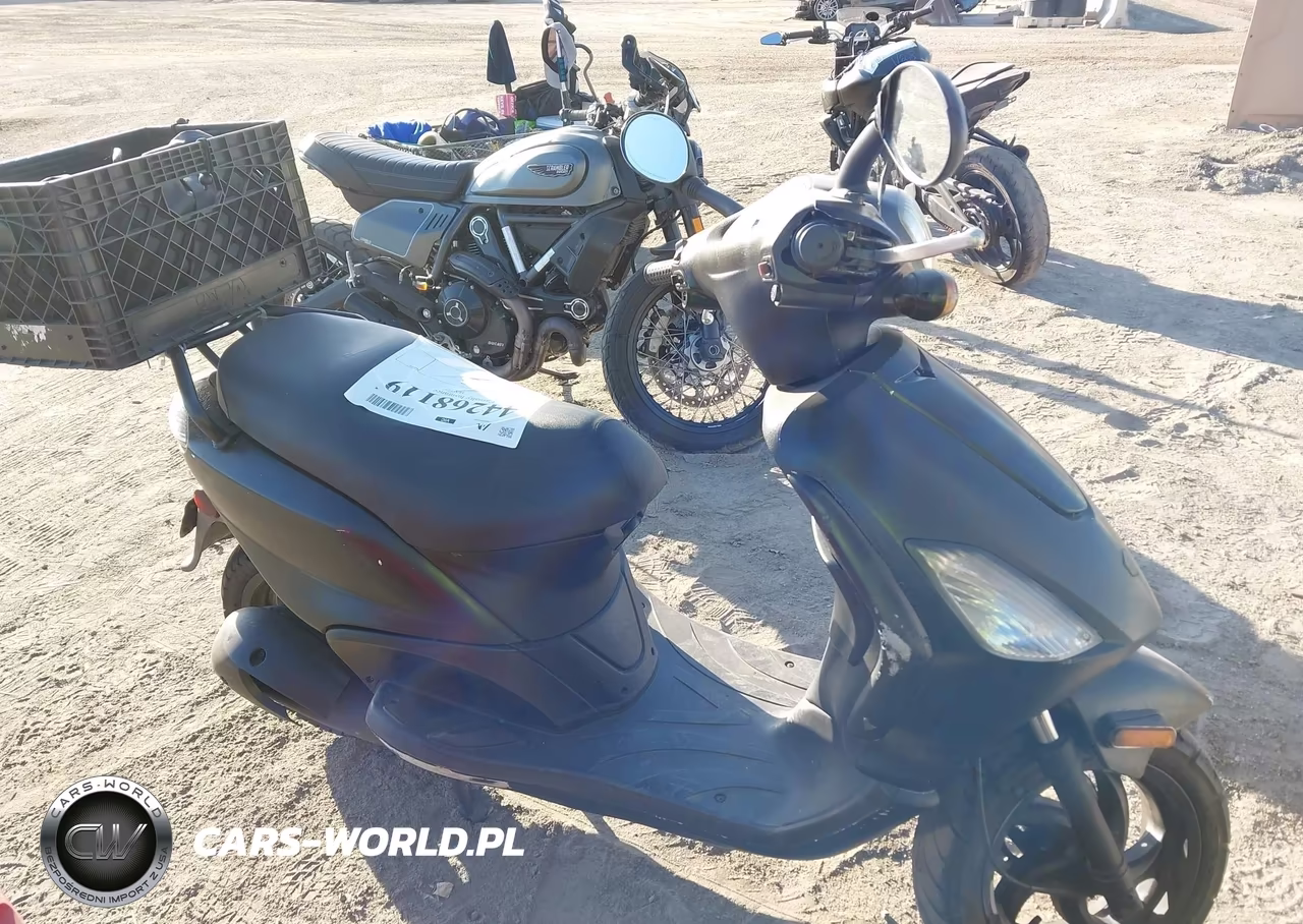 2010 Piaggio Fly 150 VIN:ZAPM578F5A4000122 - 11