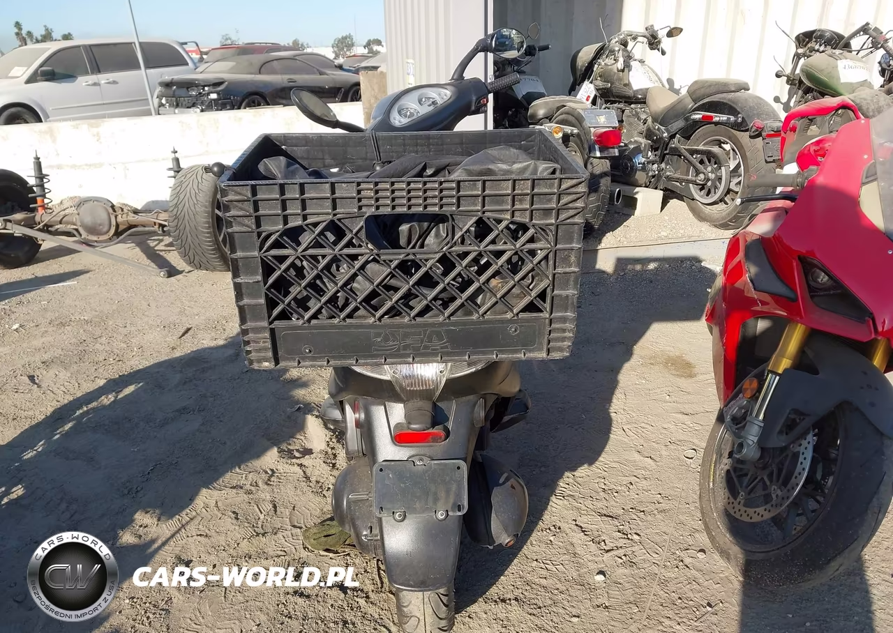 2010 Piaggio Fly 150 VIN:ZAPM578F5A4000122 - 6