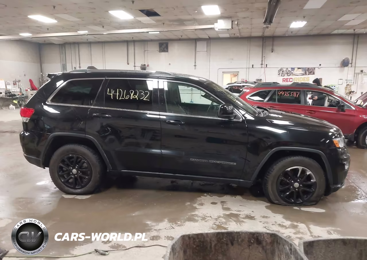 2018 Jeep Grand Cherokee Laredo E 4X4 VIN:1C4RJFAGXJC506583 - 12