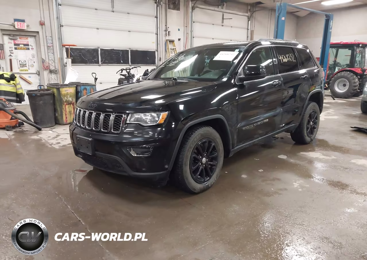 2018 Jeep Grand Cherokee Laredo E 4X4 VIN:1C4RJFAGXJC506583 - 2