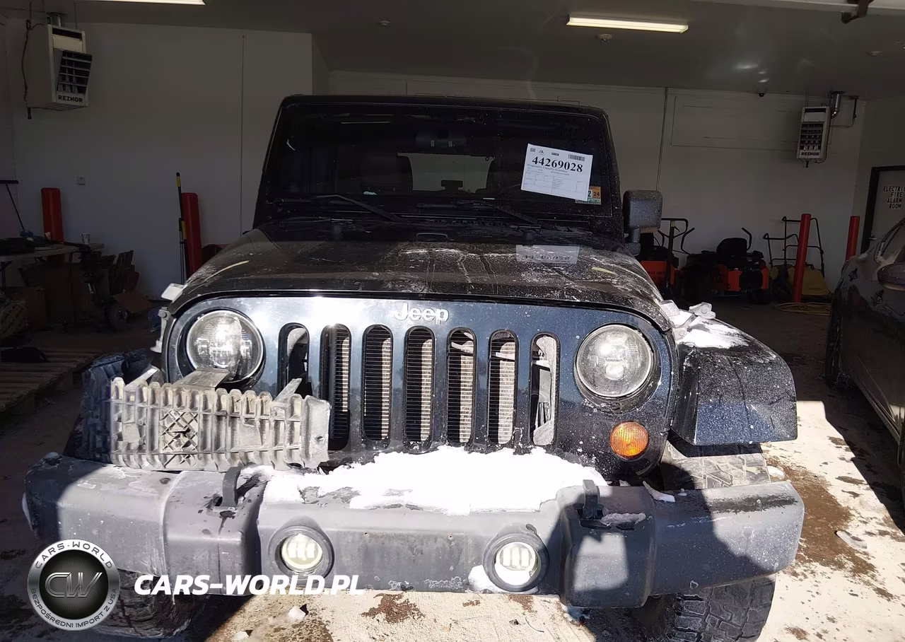 2011 Jeep Wrangler Unlimited Sahara VIN:1J4HA5H1XBL515531 - 12