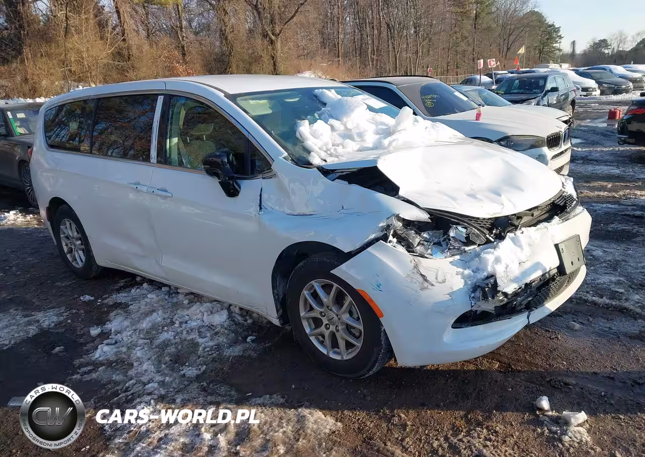 2024 Chrysler Voyager Lx