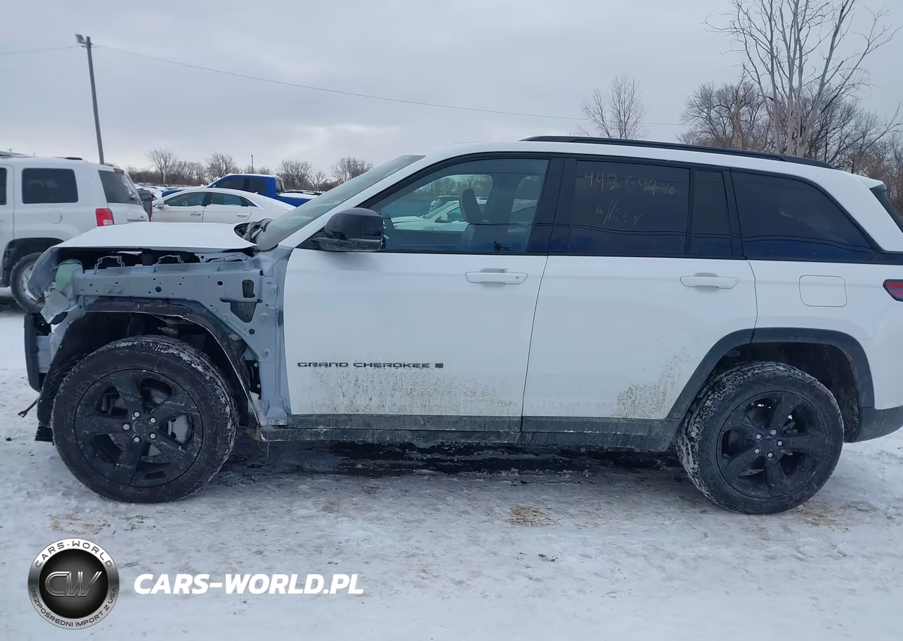 2025 Jeep Grand Cherokee Limited VIN:1C4RJHBG1S8747429 - 14