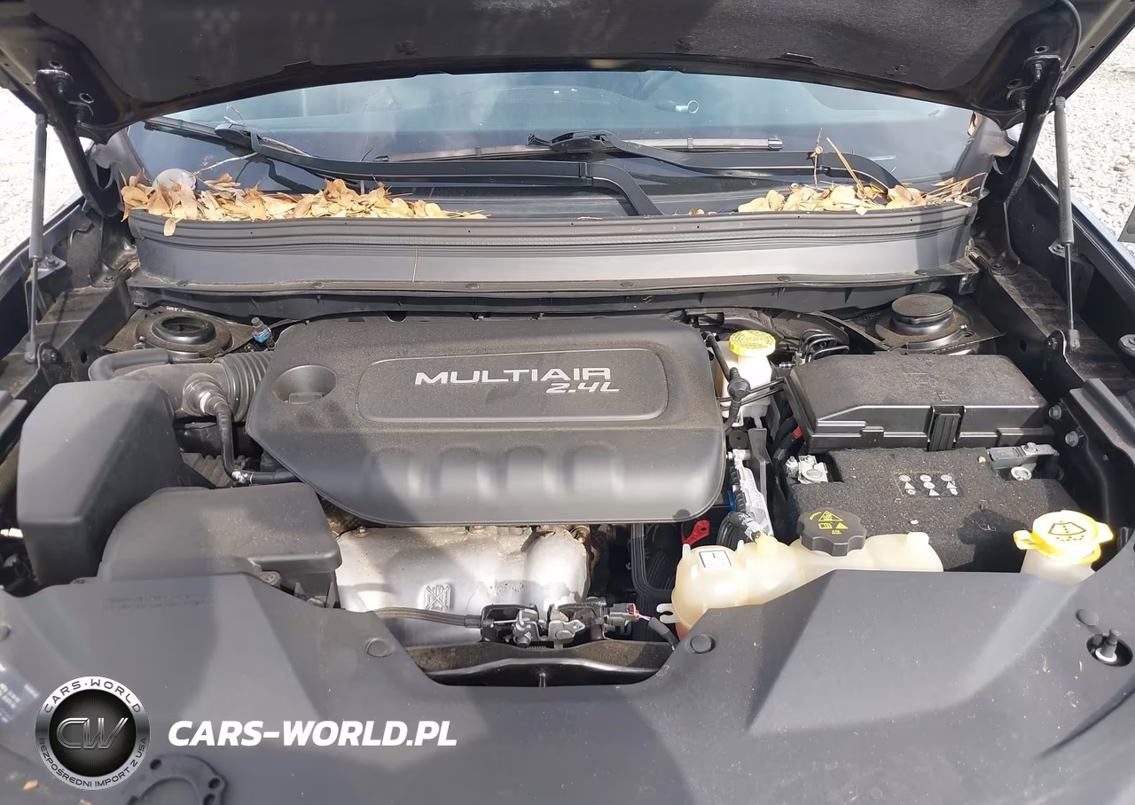 2019 Jeep Cherokee Latitude Plus 4X4 VIN:1C4PJMLB5KD161486 - 10