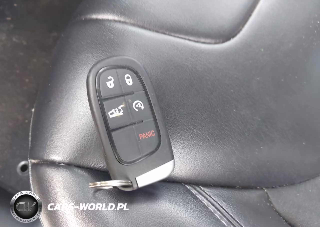 2019 Jeep Cherokee Latitude Plus 4X4 VIN:1C4PJMLB5KD161486 - 11