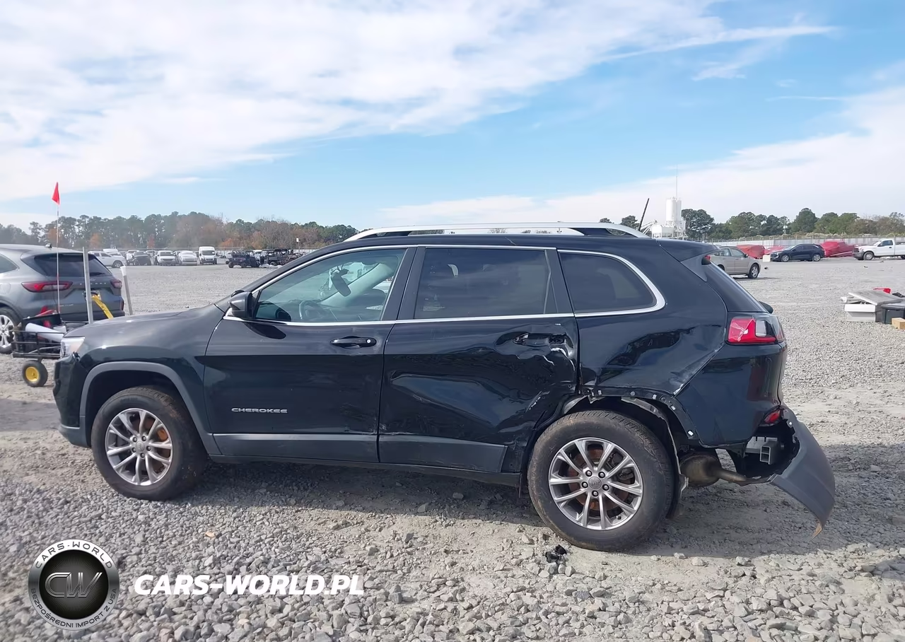 2019 Jeep Cherokee Latitude Plus 4X4 VIN:1C4PJMLB5KD161486 - 14