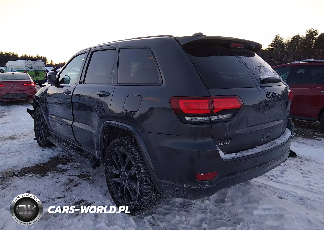 2019 Jeep Grand Cherokee Altitude 4X4 VIN:1C4RJFAG5KC829389 - 3