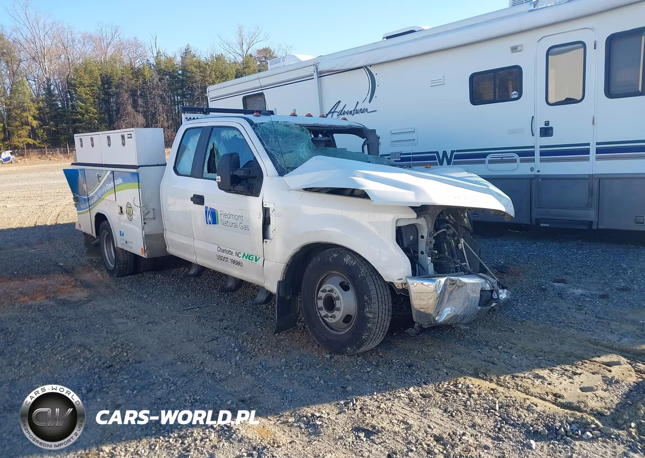2019 Ford F-350 Chassis Xl