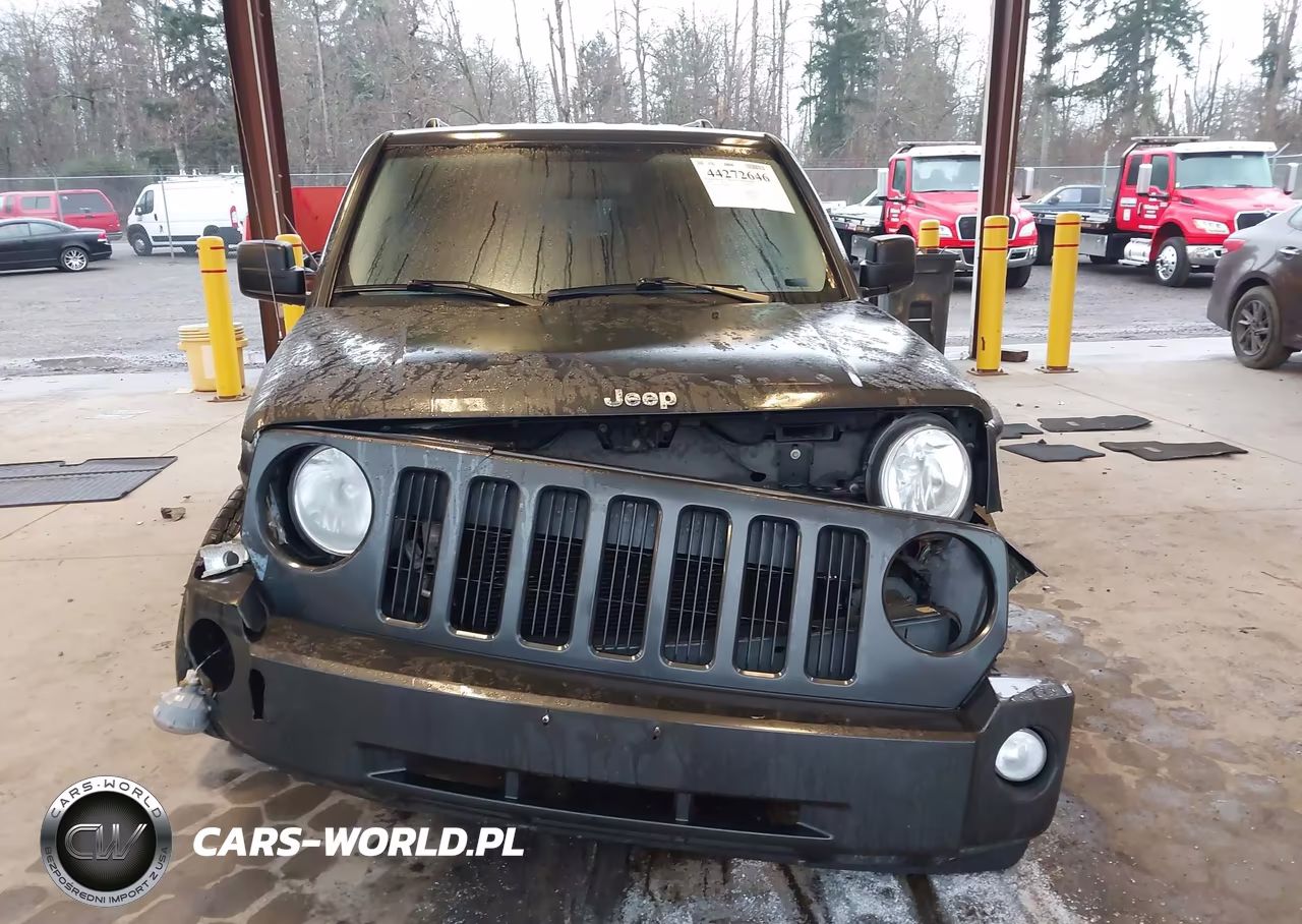 2010 Jeep Patriot Sport VIN:1J4NF1GBXAD646586 - 11