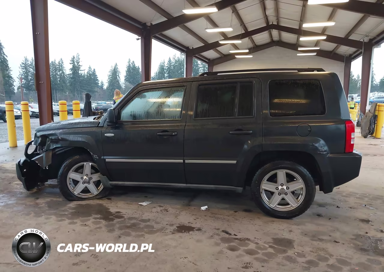 2010 Jeep Patriot Sport VIN:1J4NF1GBXAD646586 - 13