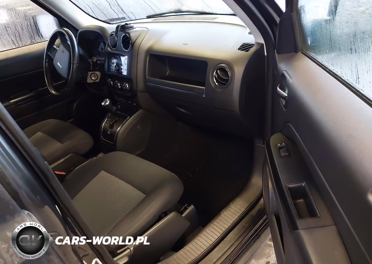 2010 Jeep Patriot Sport VIN:1J4NF1GBXAD646586 - 5