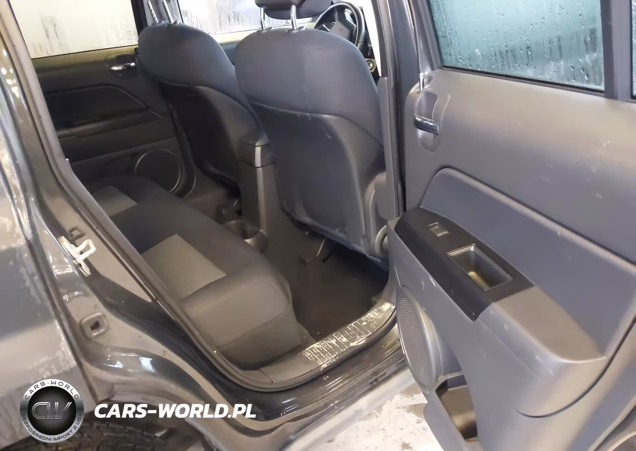 2010 Jeep Patriot Sport VIN:1J4NF1GBXAD646586 - 8