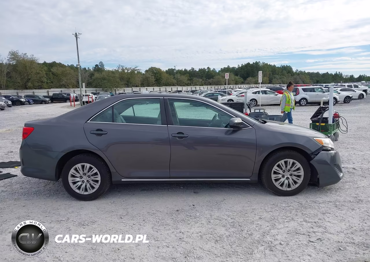 2014 Toyota Camry Le VIN:4T1BF1FK7EU389480 - 13