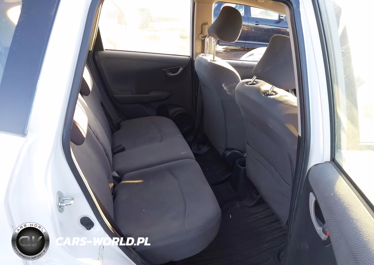 2013 Honda Fit VIN:JHMGE8H30DC075362 - 8