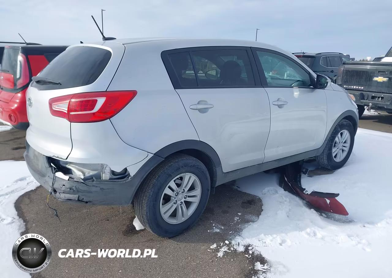 2011 Kia Sportage Lx VIN:KNDPB3A28B7047877 - 4