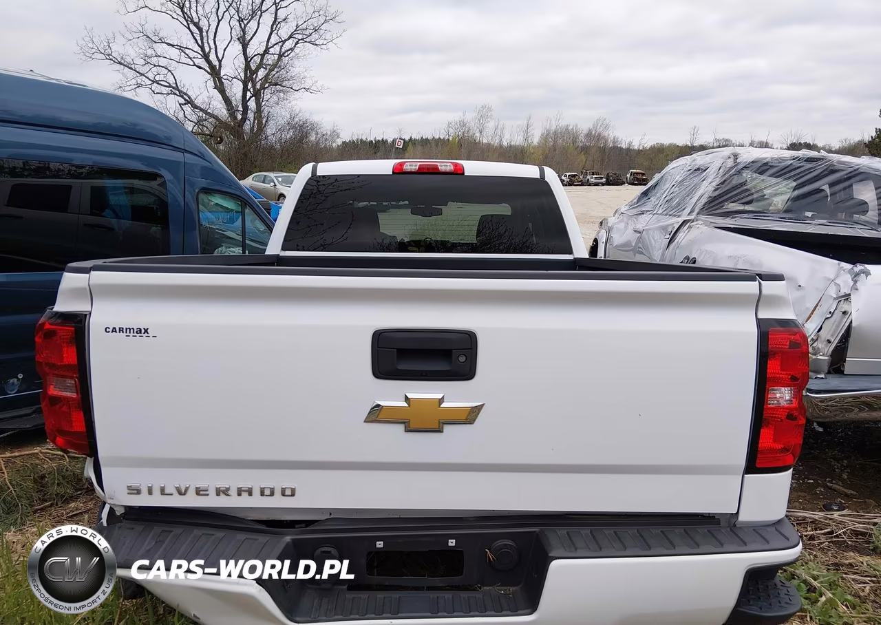 2018 Chevrolet Silverado 1500 Custom VIN:1GCRCPEC9JZ211141 - 16