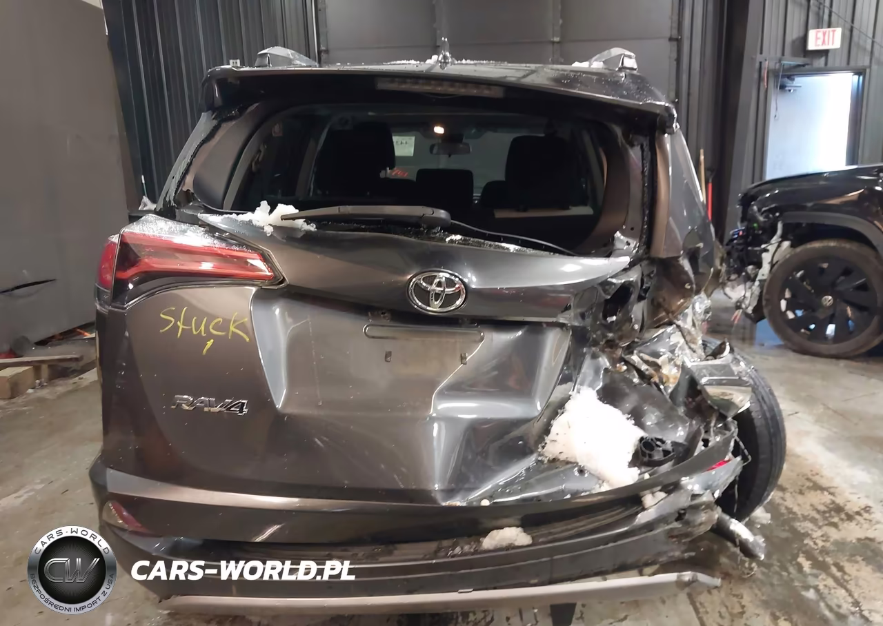 2018 Toyota Rav4 Xle VIN:2T3RFREV4JW754496 - 16