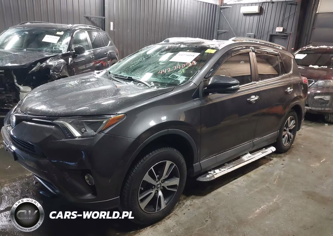 2018 Toyota Rav4 Xle VIN:2T3RFREV4JW754496 - 2