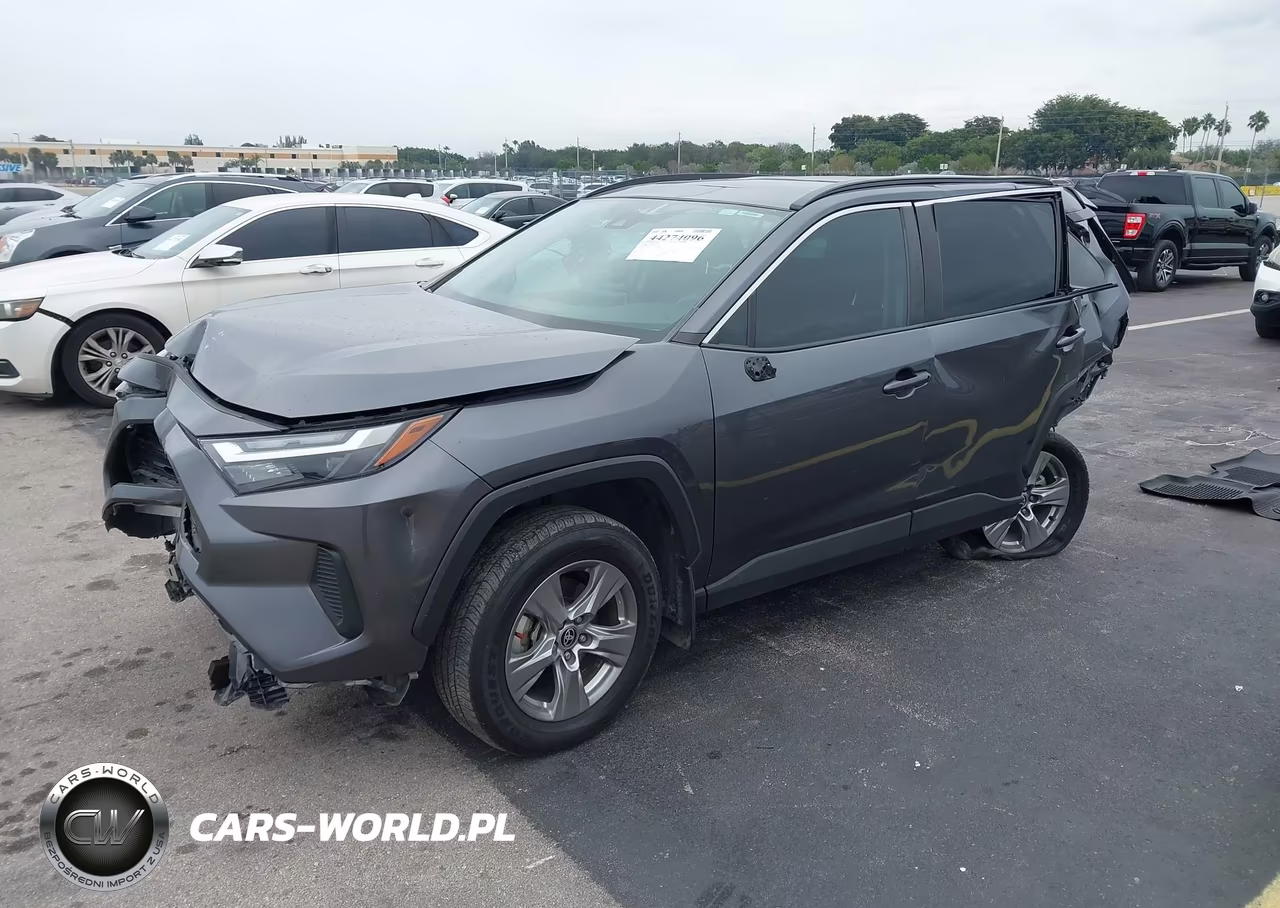 2024 Toyota Rav4 Xle VIN:2T3W1RFV3RC263107 - 2