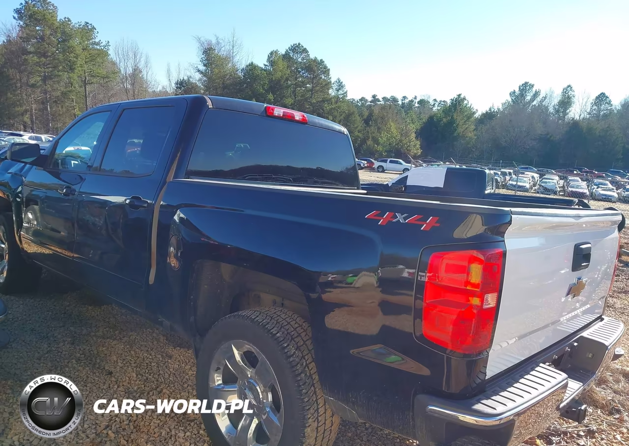 2018 Chevrolet Silverado 1500 1Lt VIN:3GCUKRER0JG210232 - 3