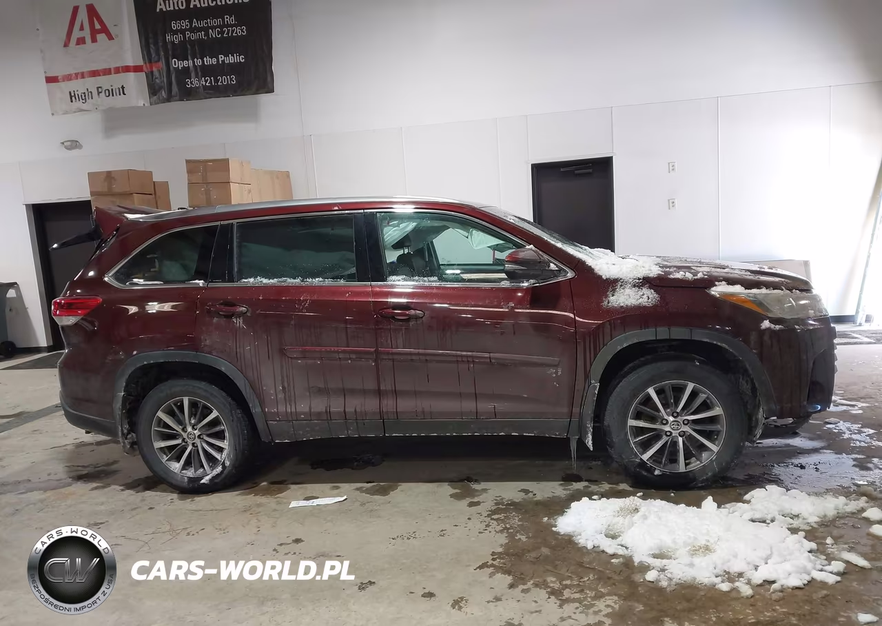 2019 Toyota Highlander Xle VIN:5TDJZRFH2KS736482 - 13