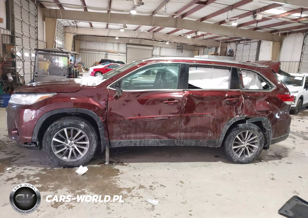 2019 Toyota Highlander Xle VIN:5TDJZRFH2KS736482 - 14