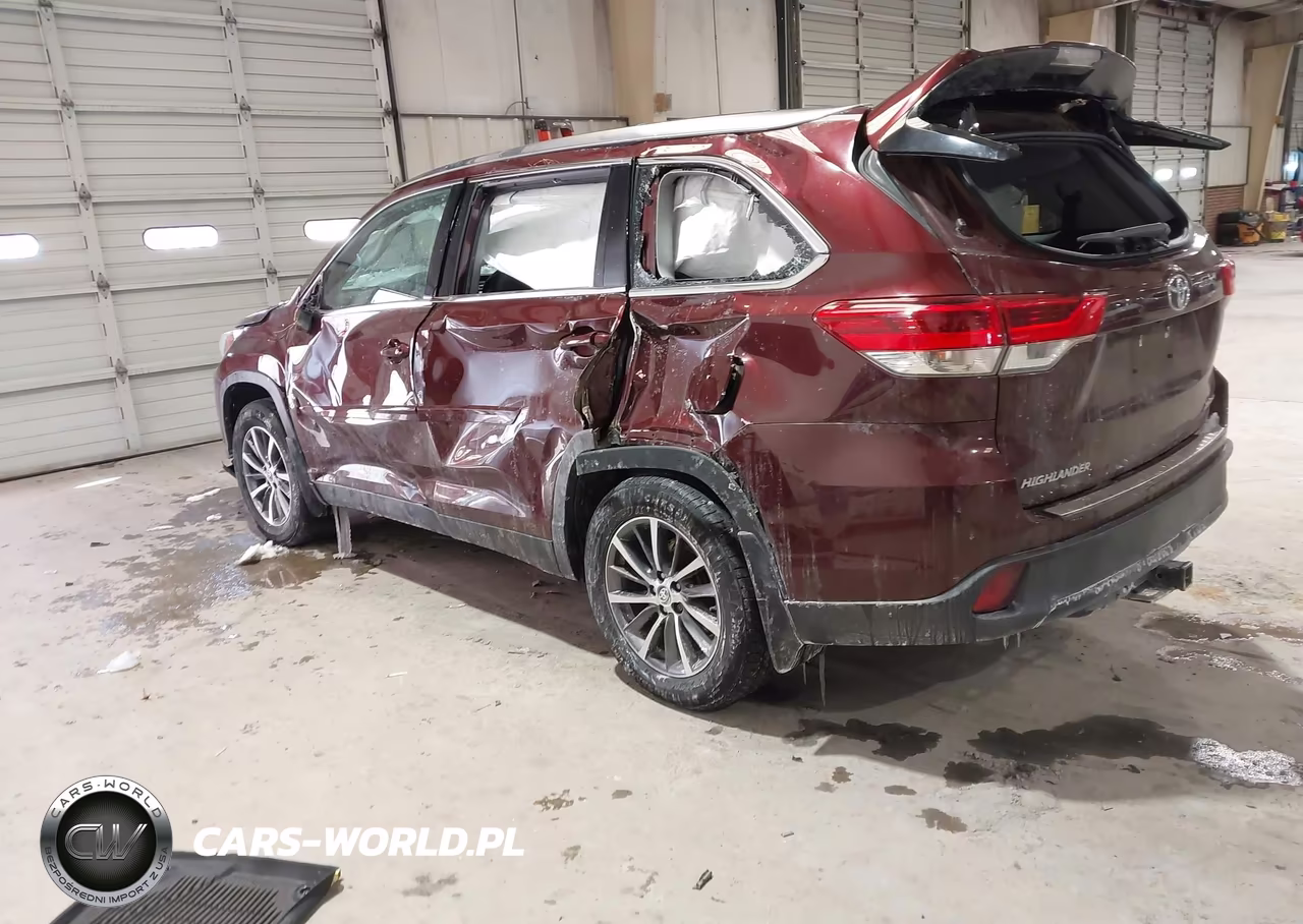 2019 Toyota Highlander Xle VIN:5TDJZRFH2KS736482 - 3