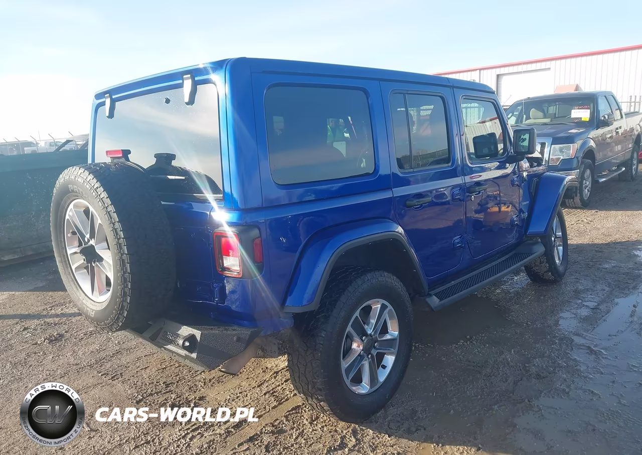 2020 Jeep Wrangler Unlimited Sahara VIN:1C4HJXEN2LW221033 - 4